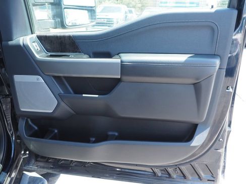 Used 2025 Ford F350 Lariat w/ Black Appearance Package AWD/4WD image 23