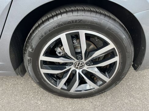 Used 2025 Volkswagen Jetta SE image 29