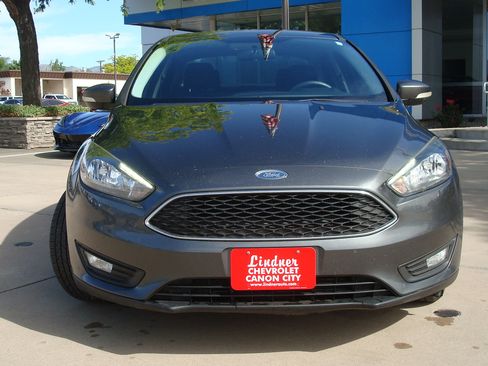Used 2018 Ford Focus SEL FWD image 2