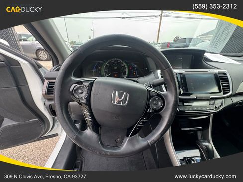 Used 2017 Honda Accord Touring image 12