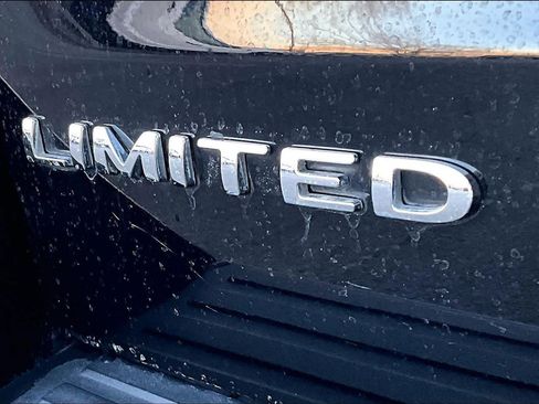 Certified 2023 Ford Expedition Limited image 9