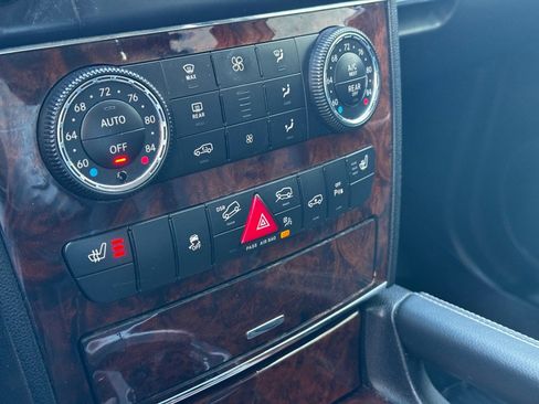 Used 2012 Mercedes-Benz GL 450 4MATIC image 12