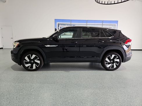 Certified 2024 Volkswagen Atlas Cross Sport SE FWD image 5