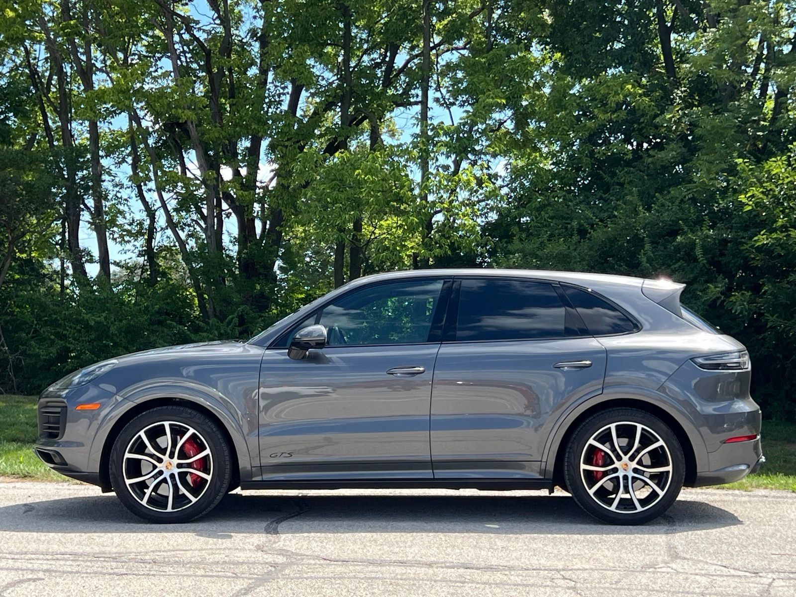 Certified 2023 Porsche Cayenne GTS AWD/4WD image 2
