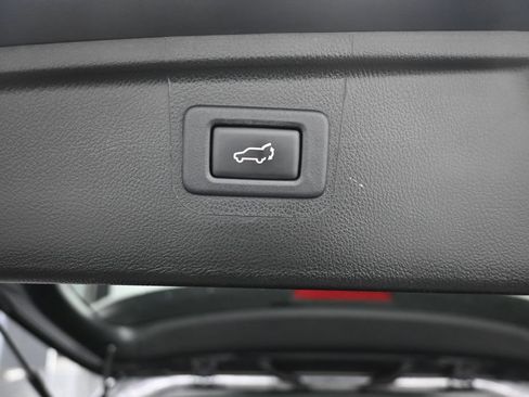 Used 2018 Subaru Outback 2.5i Limited AWD/4WD image 24