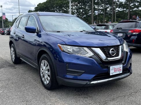 Used 2017 Nissan Rogue S FWD image 4