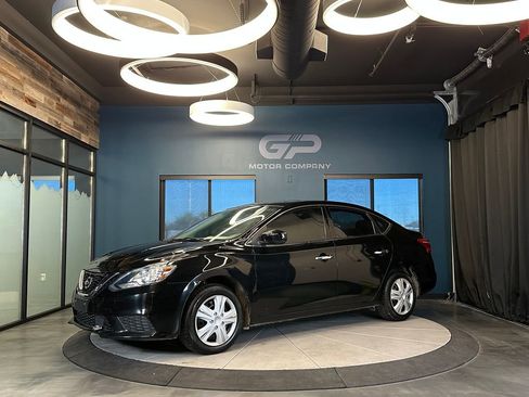 Used 2018 Nissan Sentra S FWD image 7