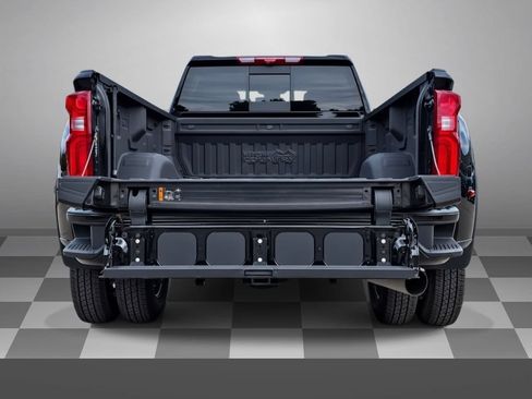 Used 2024 Chevrolet Silverado 3500 High Country w/ High Country Premium Package AWD/4WD image 5