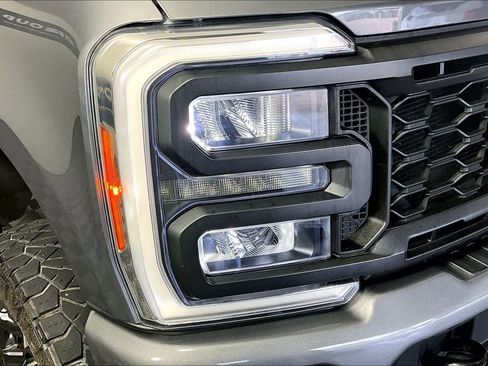 Used 2023 Ford F250 Lariat w/ Lariat Ultimate Package AWD/4WD image 26