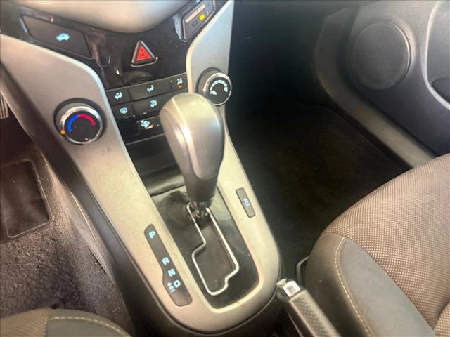 Used 2015 Chevrolet Cruze LT FWD image 10
