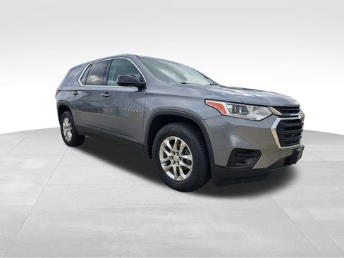 Used 2020 Chevrolet Traverse LS image 4