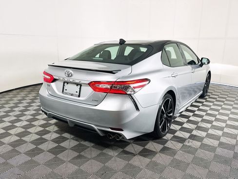 Used 2020 Toyota Camry XSE FWD image 3