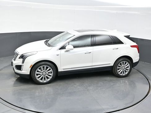Used 2017 Cadillac XT5 Platinum w/ Driver Assist Package AWD/4WD image 29