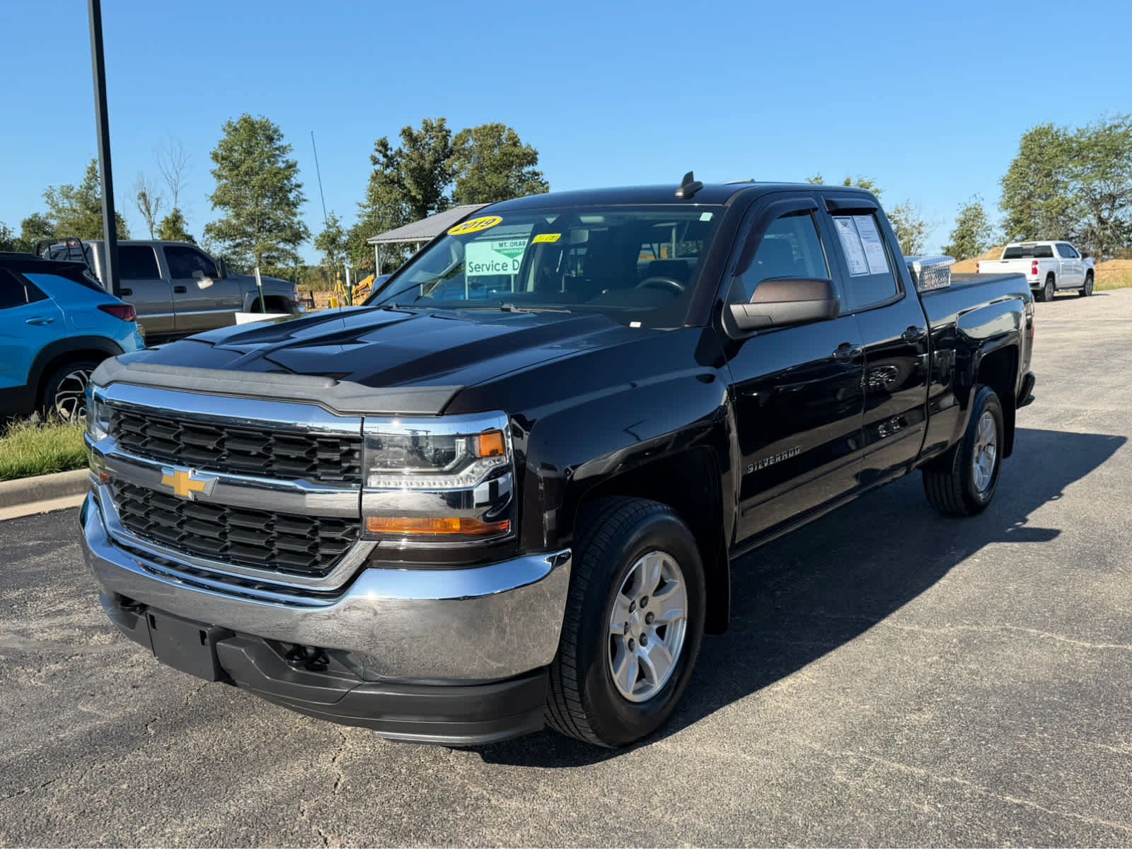 Used 2019 Chevrolet Silverado 1500 LT AWD/4WD image 3