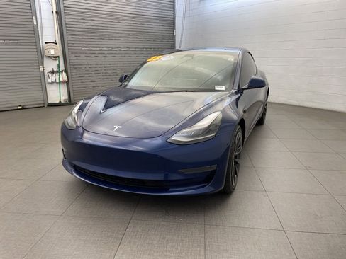 Used 2023 Tesla Model 3 Standard Range image 3
