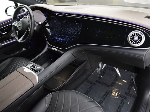 Used 2023 Mercedes-Benz EQS 580 4MATIC Sedan image 15