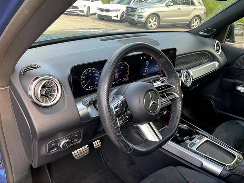 Used 2024 Mercedes-Benz GLB 250 image 4