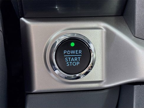 Used 2022 Ford F150 Lightning Pro image 32