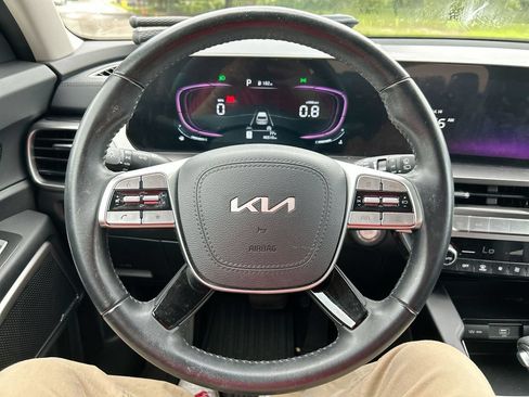 Used 2024 Kia Telluride LX FWD image 14