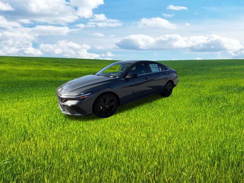 New 2026 Hyundai Elantra SEL Sport Premium FWD image 2