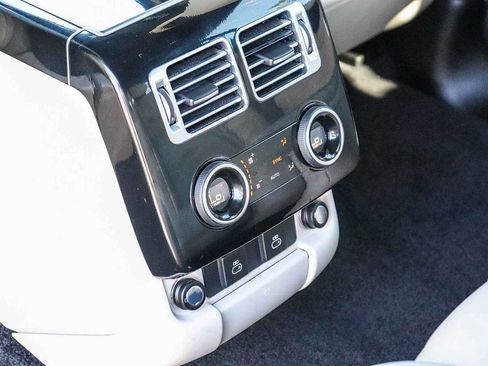 Used 2021 Land Rover Range Rover Long Wheelbase Autobiography image 21