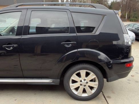 Used 2013 Mitsubishi Outlander SE image 20