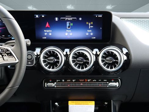 New 2025 Mercedes-Benz GLA 250 GLA 250 image 32