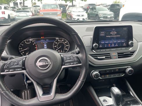 Used 2023 Nissan Altima 2.5 SR AWD/4WD image 7