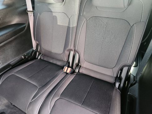 Used 2025 Jeep Grand Cherokee L Laredo w/ Luxury Tech Group I image 32