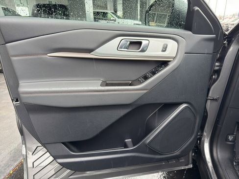 New 2026 Ford Explorer Active AWD/4WD image 15
