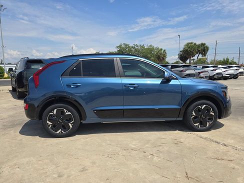 New 2026 Kia Niro Wind FWD image 9