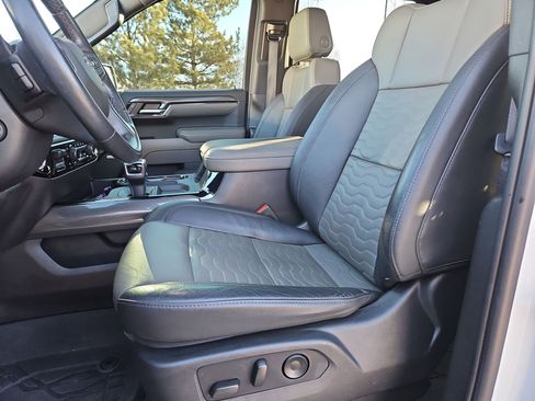 Used 2023 Chevrolet Silverado 1500 ZR2 w/ Technology Package image 15