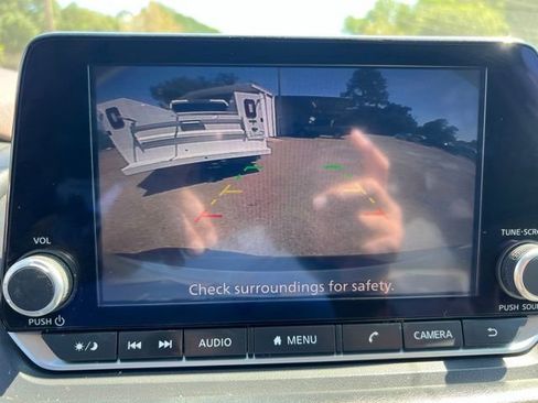 Used 2023 Nissan Rogue SV image 20