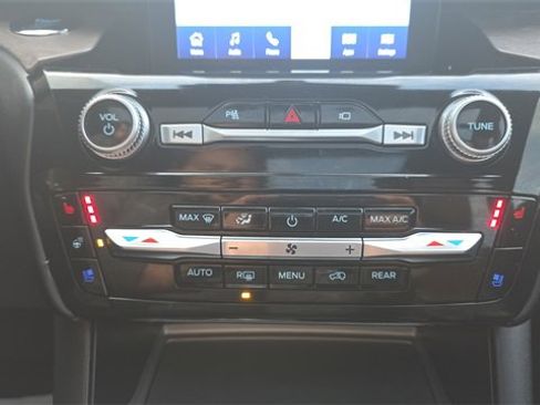 Used 2023 Ford Explorer Platinum w/ Technology Package image 23