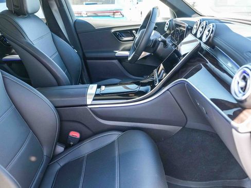 Certified 2025 Mercedes-Benz GLC 300 4MATIC image 21