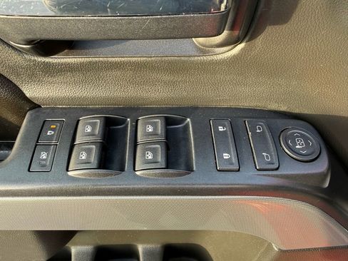 Used 2017 Chevrolet Silverado 1500 LT image 12