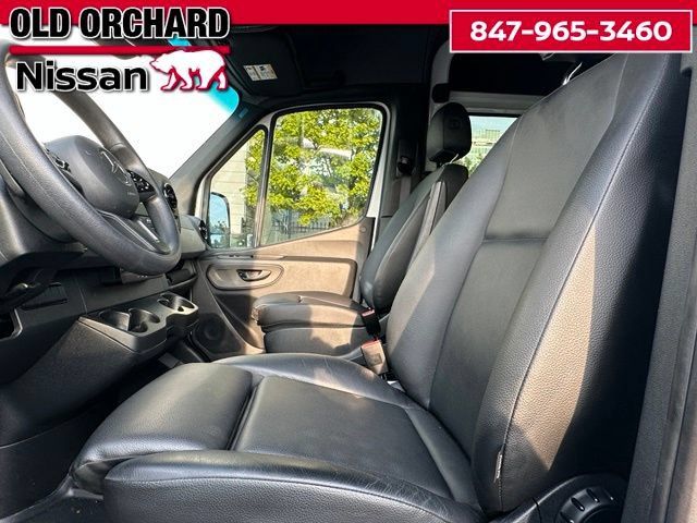 Used 2024 Mercedes-Benz Sprinter 2500 image 8
