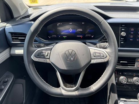 Used 2024 Volkswagen Taos SE AWD/4WD image 7