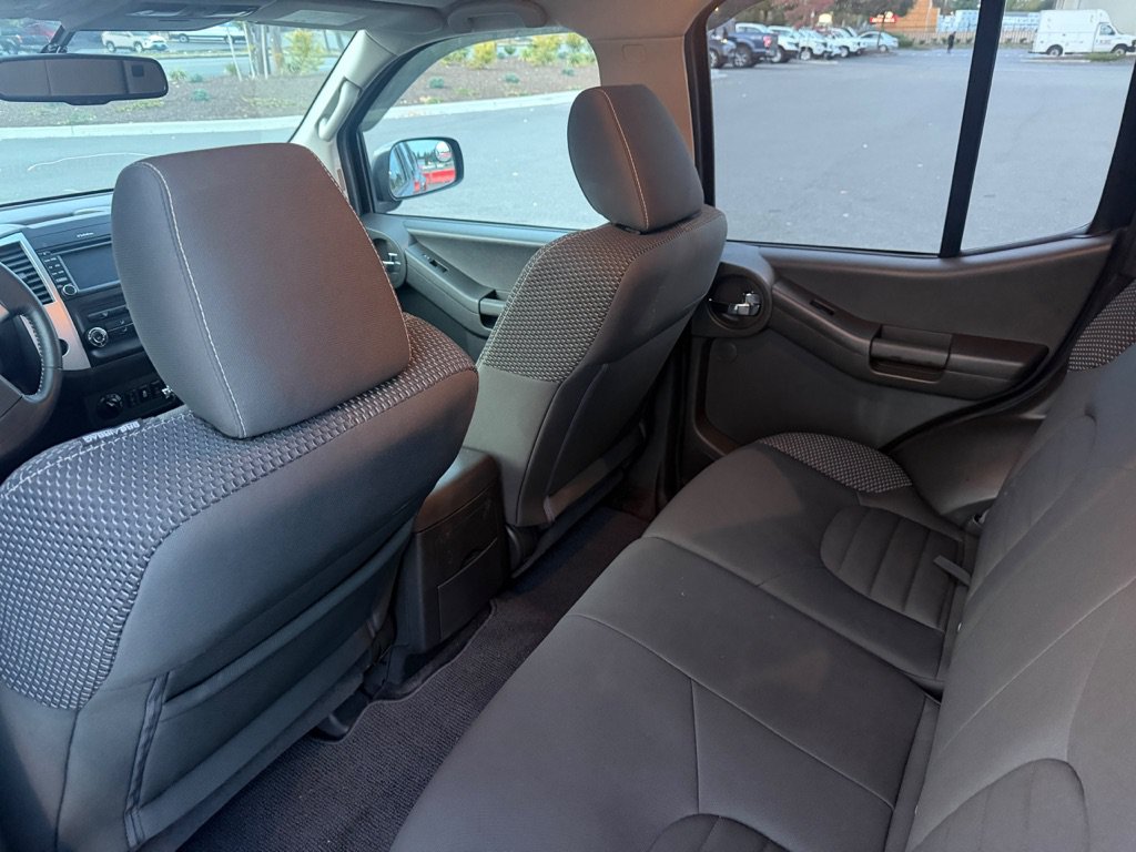 Used 2015 Nissan Xterra PRO-4X w/ Nevada Tow Package AWD/4WD image 16