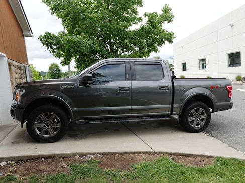 Used 2020 Ford F150 XLT w/ Equipment Group 302A Luxury AWD/4WD image 4