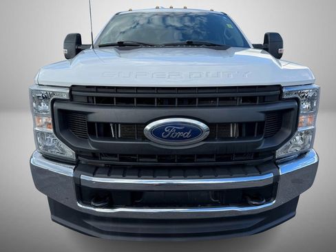 Used 2022 Ford F250 XL w/ Power Equipment Group image 9