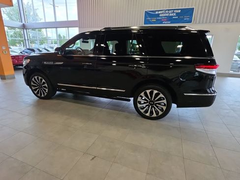 Used 2022 Lincoln Navigator Reserve AWD/4WD image 14