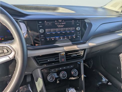 Certified 2023 Volkswagen Taos SE w/ Panoramic Sunroof Package FWD image 18