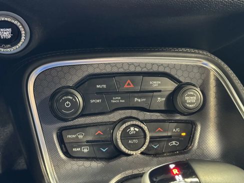 Used 2018 Dodge Challenger R/T Scat Pack w/ Leather Interior Group image 16