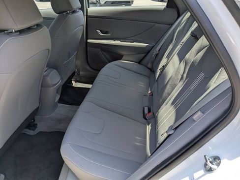Used 2024 Hyundai Elantra SEL w/ Convenience Package FWD image 32