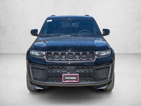 New 2026 Jeep Grand Cherokee Altitude image 5