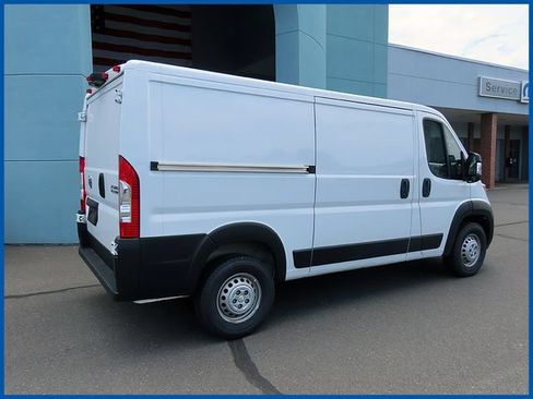 Used 2025 RAM ProMaster 2500 w/ Convenience Group FWD image 7