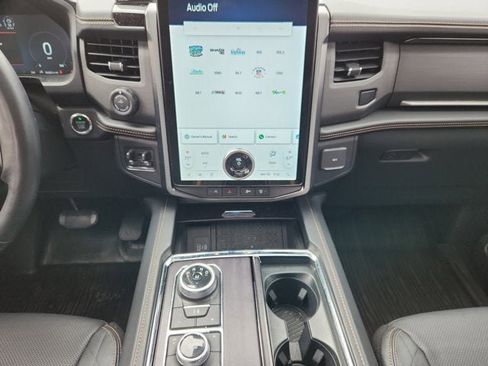Used 2023 Ford Expedition Platinum image 11