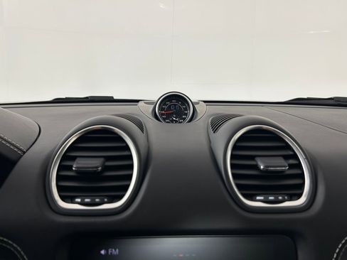 Used 2024 Porsche 718 Cayman RWD image 20