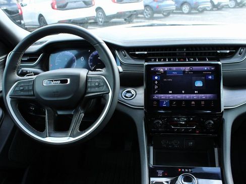 Used 2024 Jeep Grand Cherokee L Limited w/ Luxury Tech Group II image 24